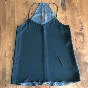 Reversible tank